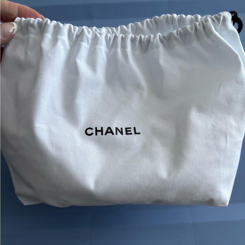 Chanel Dustie